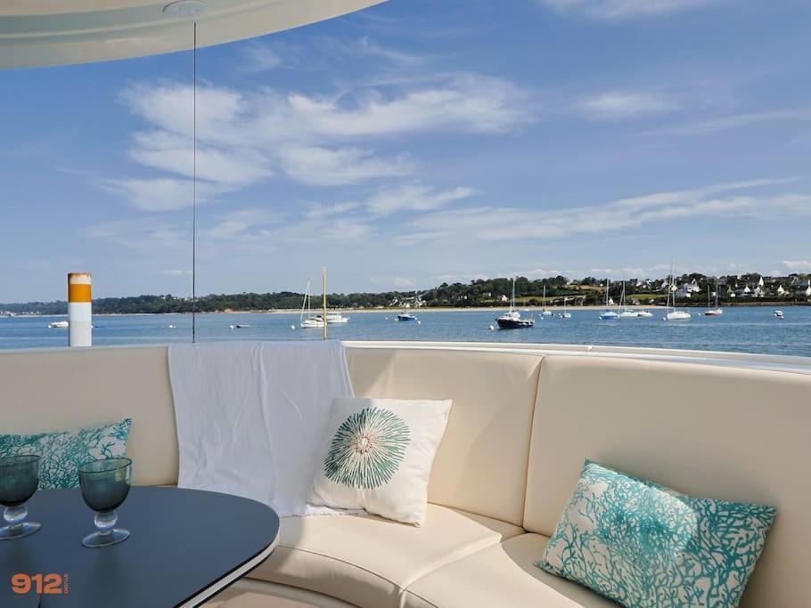 Anthenea Suite Hoteliere Flottante Перро-Гірек Екстер'єр фото