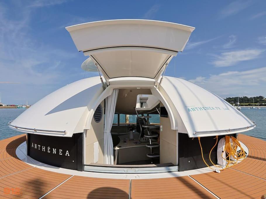Anthenea Suite Hoteliere Flottante Перро-Гірек Екстер'єр фото